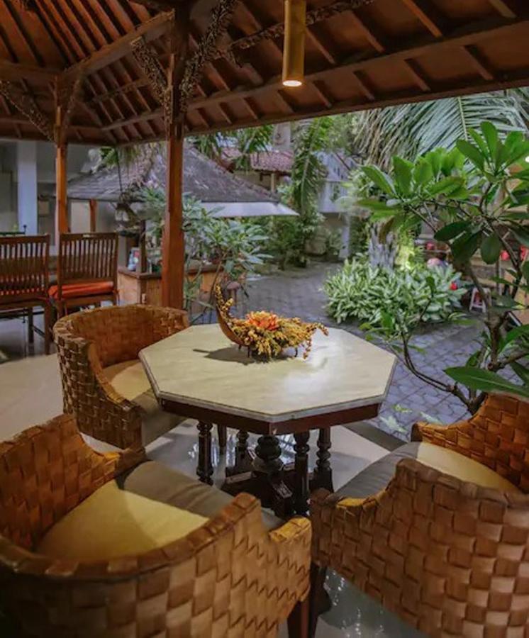 Nakula Familiar Inn Denpasar Exterior foto