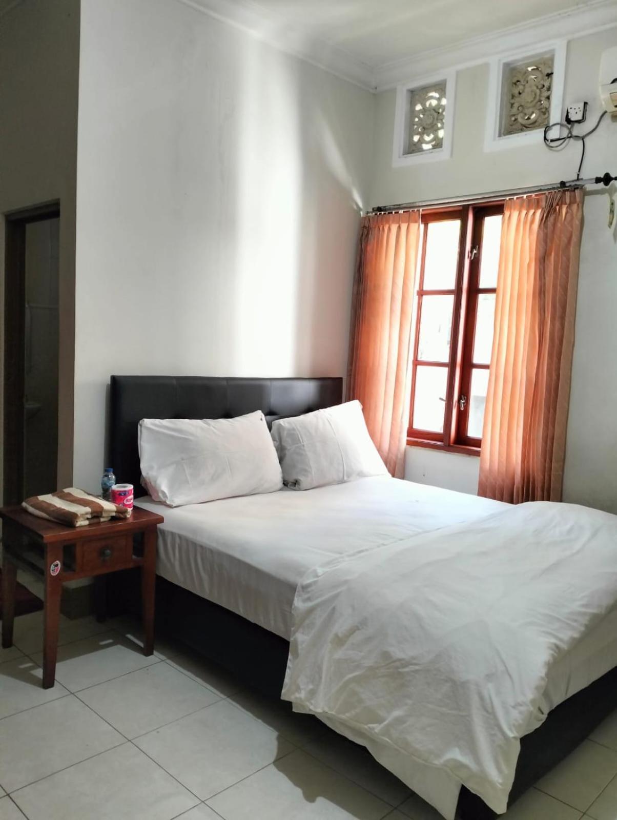 Nakula Familiar Inn Denpasar Exterior foto